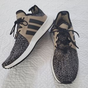 Addidas- men's size 8. Lightly loved shoes.